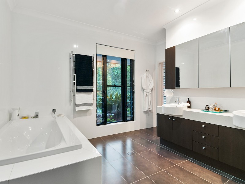 26 Yallanbee Court, Wongawallan QLD 4210