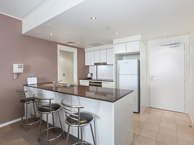 810/22 Surf Parade, Broadbeach QLD 4218