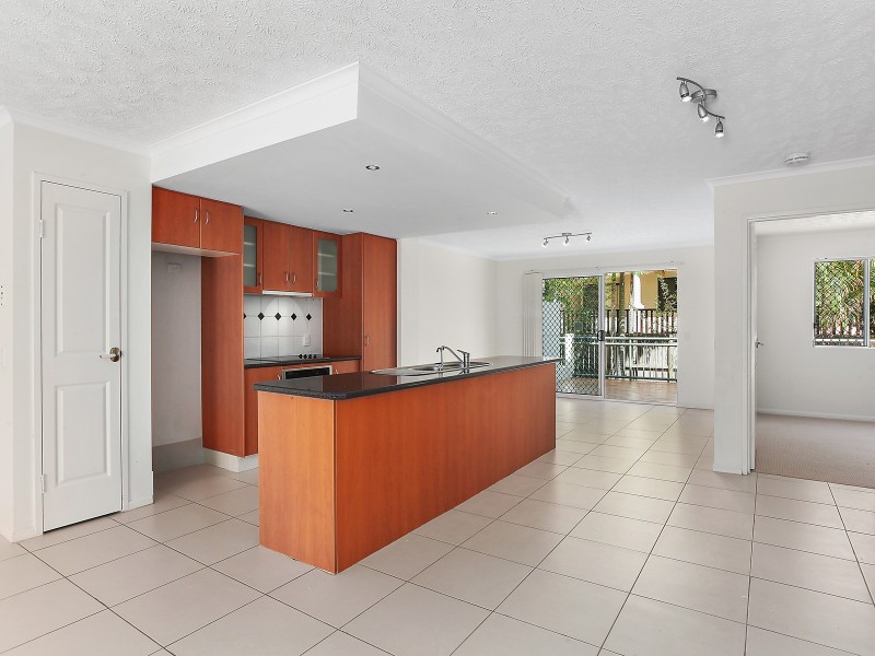 6/7 Johnston Street, Southport QLD 4215