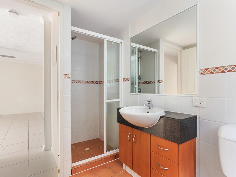 6/7 Johnston Street, Southport QLD 4215