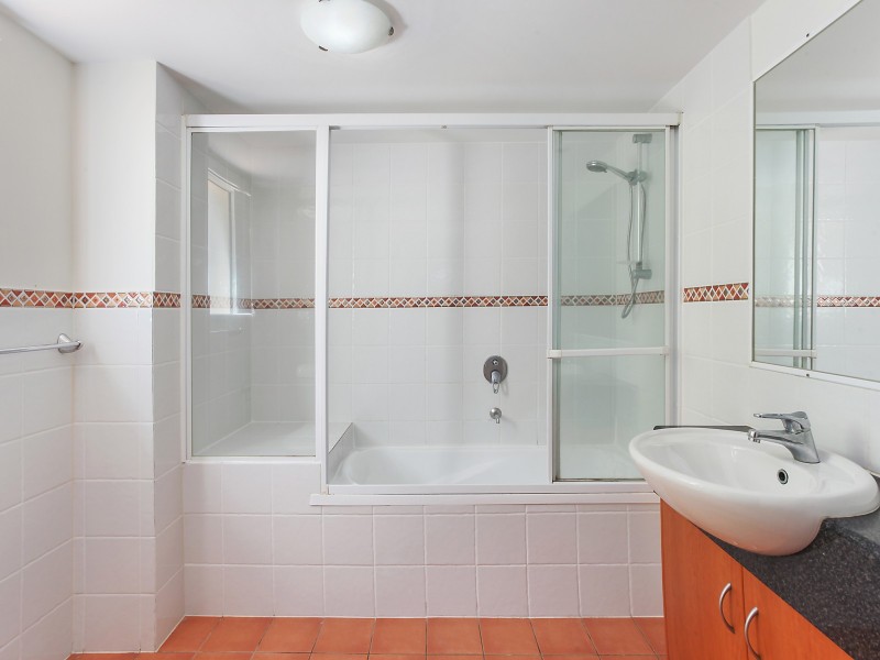 6/7 Johnston Street, Southport QLD 4215