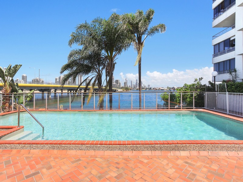 301/2 Barney Street, Southport QLD 4215