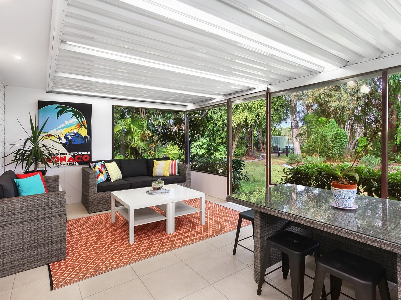 52 Collins Crescent, Benowa QLD 4217