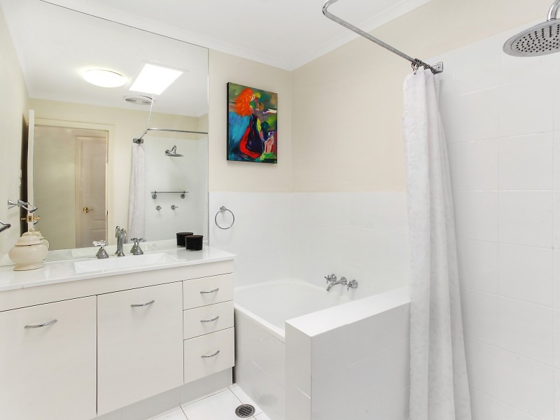 66 Usher Avenue, Labrador QLD 4215