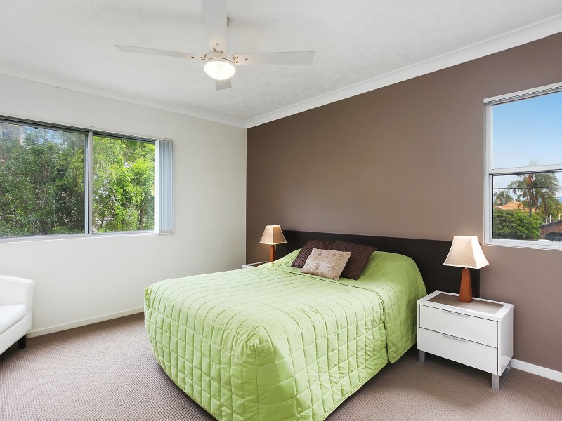 25/2329 Gold Coast Highway, Mermaid Beach QLD 4218