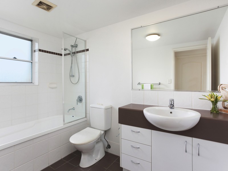 25/2329 Gold Coast Highway, Mermaid Beach QLD 4218