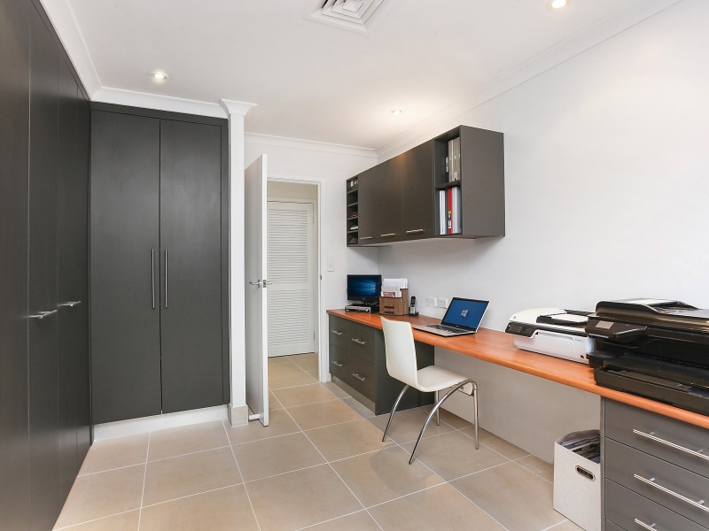 3 Emu Court, Sorrento QLD 4217