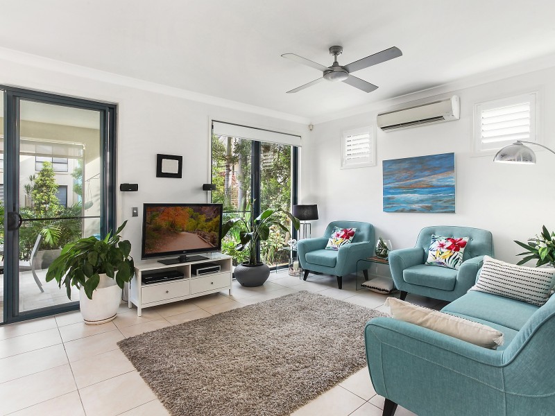 2084/1 The Vistas Drive, Carrara QLD 4211