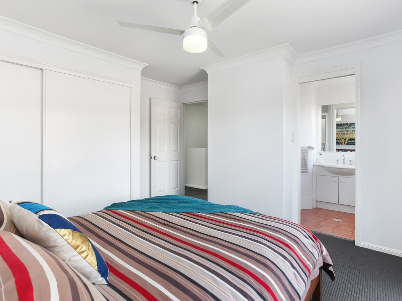 4/37 Harley Street, Labrador QLD 4215