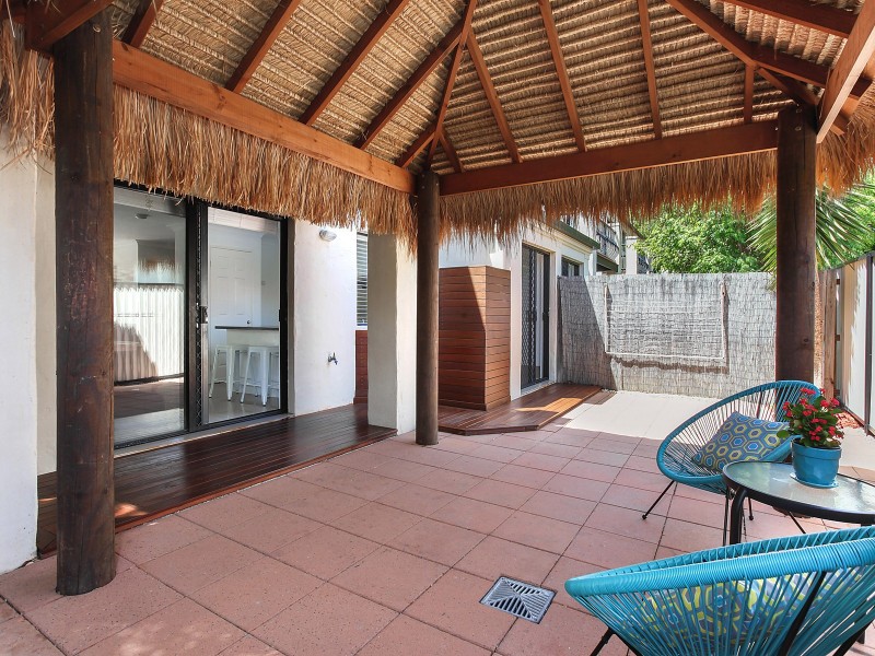 4/37 Harley Street, Labrador QLD 4215