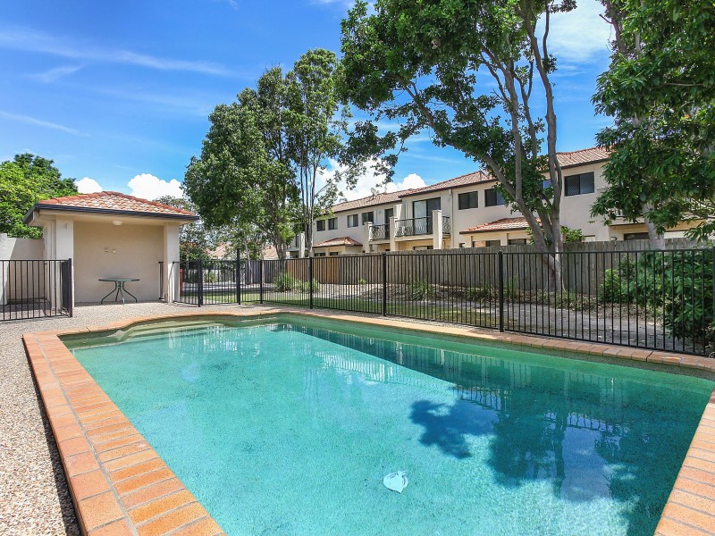 4/37 Harley Street, Labrador QLD 4215