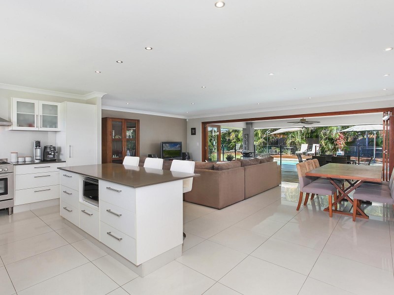 51 Rumrunner Street, Mermaid Waters QLD 4218