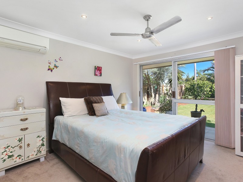 51 Rumrunner Street, Mermaid Waters QLD 4218