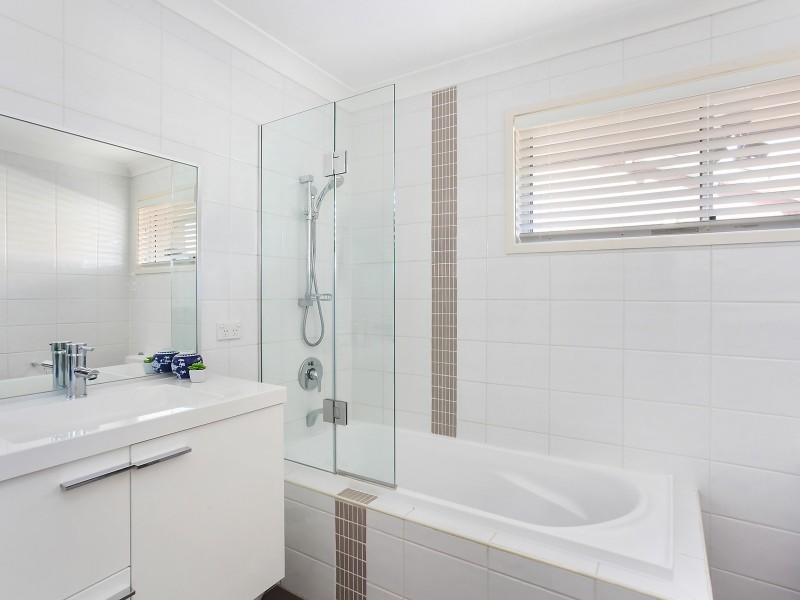 51 Rumrunner Street, Mermaid Waters QLD 4218