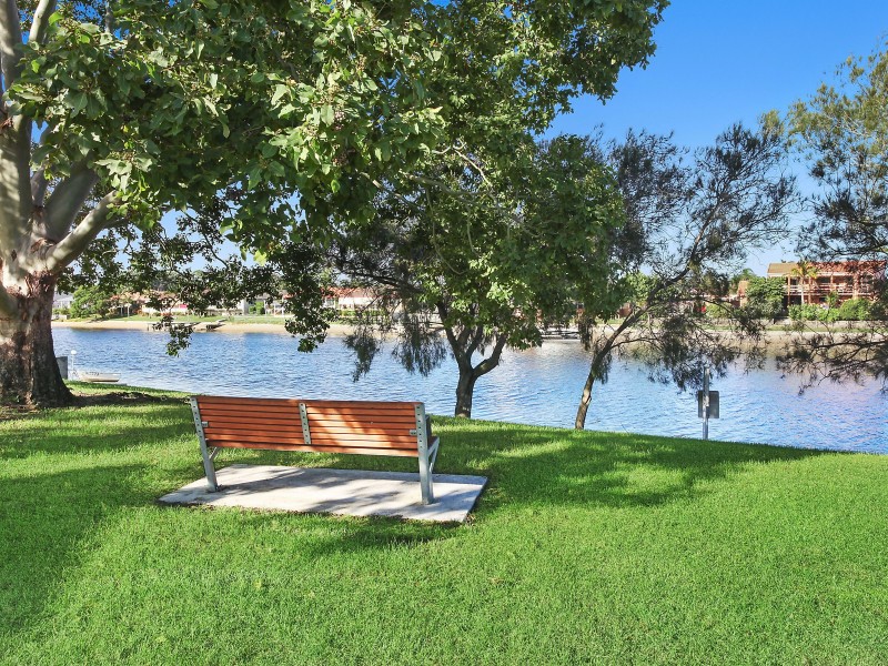 51 Rumrunner Street, Mermaid Waters QLD 4218