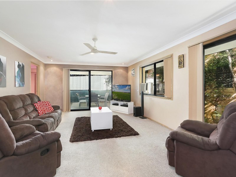 8/13 Schneider Avenue, Labrador QLD 4215