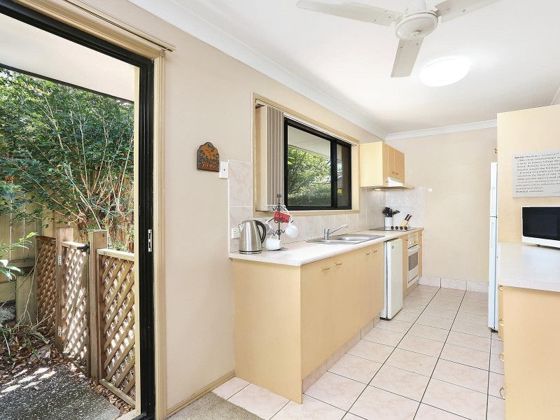 8/13 Schneider Avenue, Labrador QLD 4215