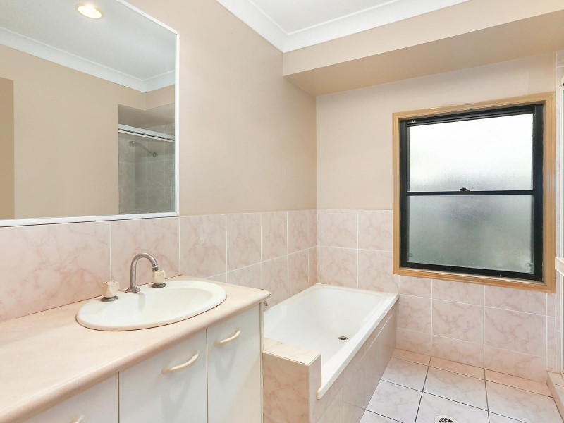 8/13 Schneider Avenue, Labrador QLD 4215