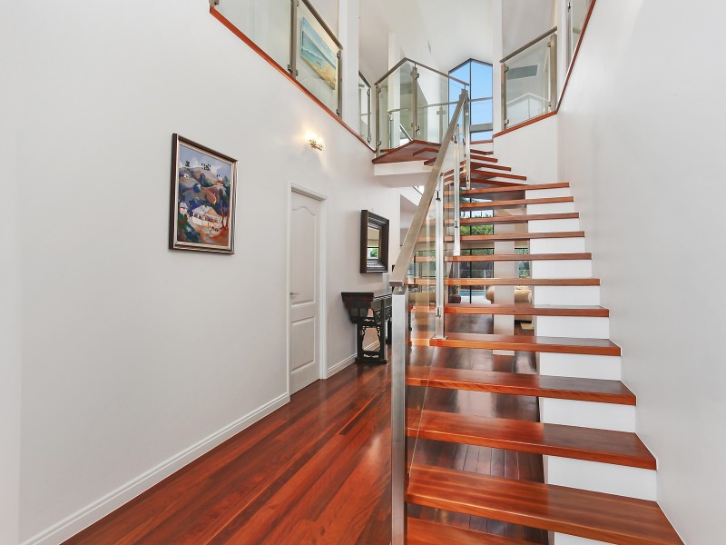 53 Amalfi Drive, Isle Of Capri QLD 4217