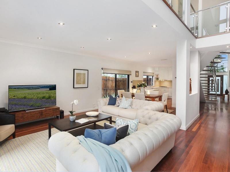 53 Amalfi Drive, Isle Of Capri QLD 4217