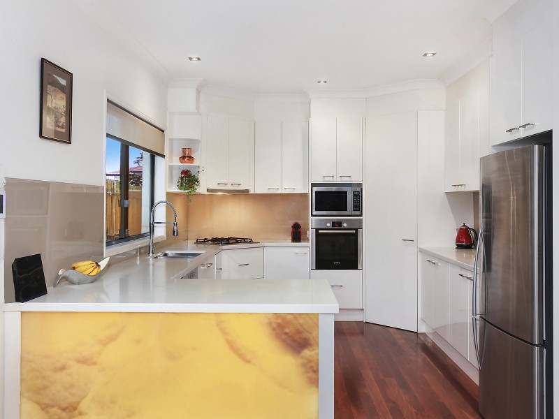 53 Amalfi Drive, Isle Of Capri QLD 4217
