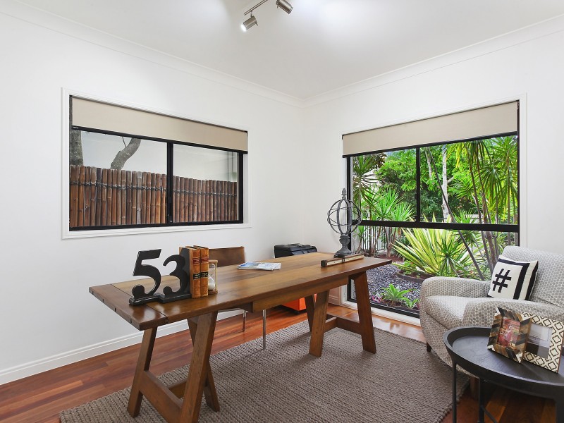 53 Amalfi Drive, Isle Of Capri QLD 4217