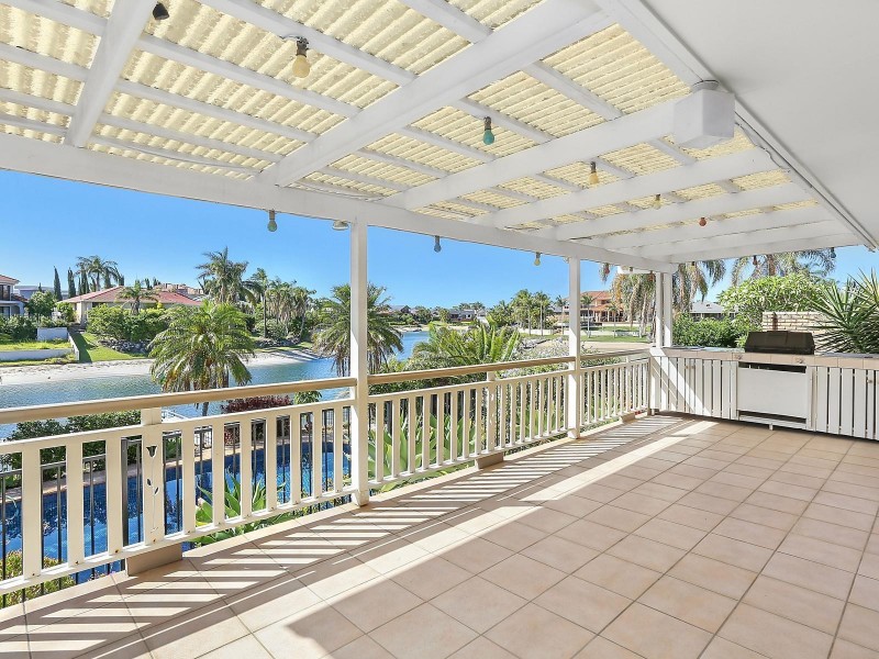 16 Kincardine Drive, Benowa Waters QLD 4217