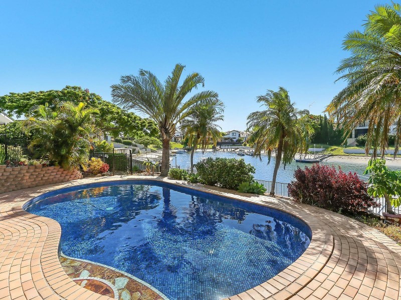 16 Kincardine Drive, Benowa Waters QLD 4217