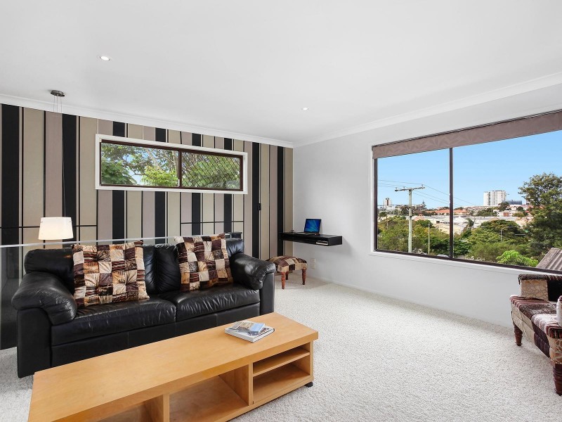 92 Johnston Street, Southport QLD 4215