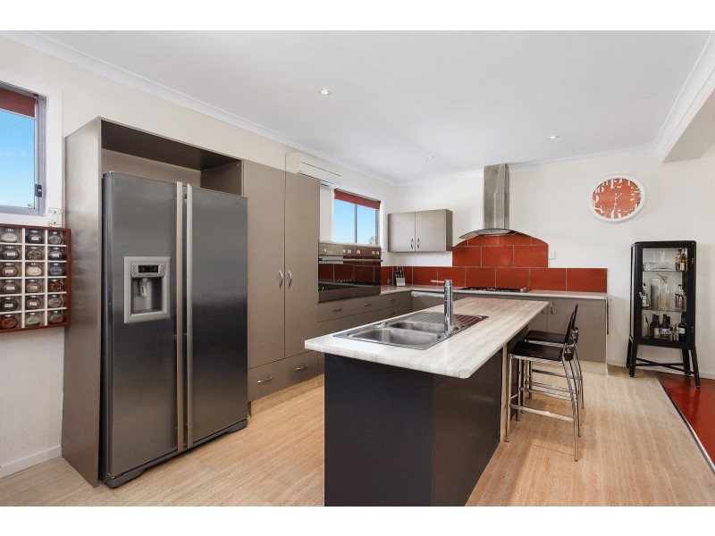 92 Johnston Street, Southport QLD 4215