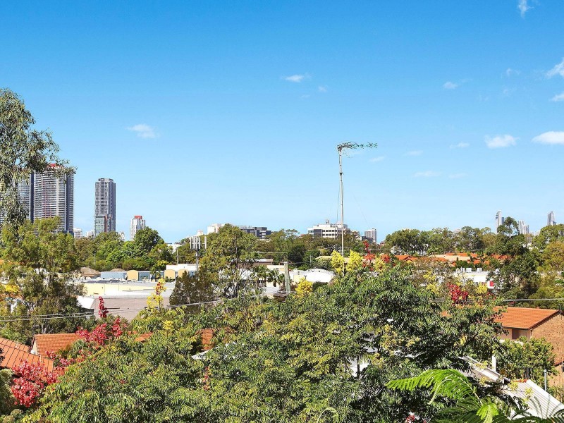92 Johnston Street, Southport QLD 4215