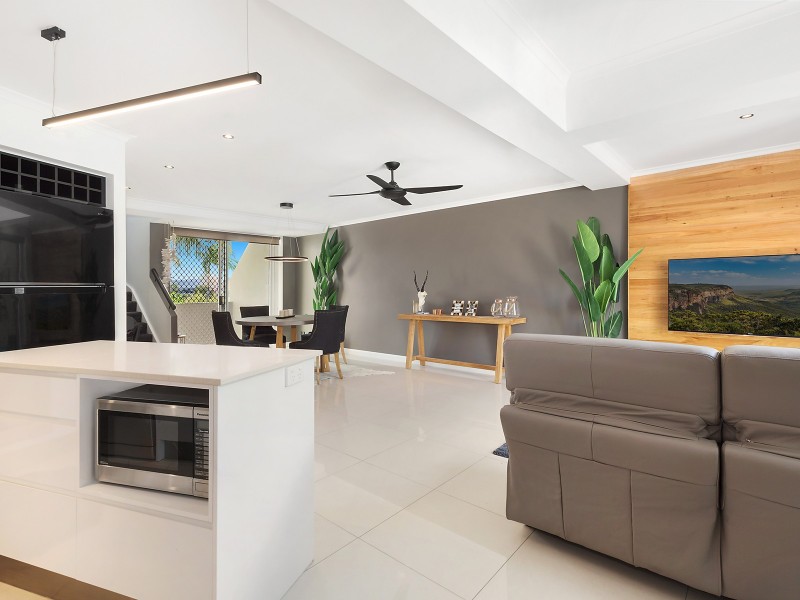 165/10 Alexandra Avenue, Mermaid Beach QLD 4218