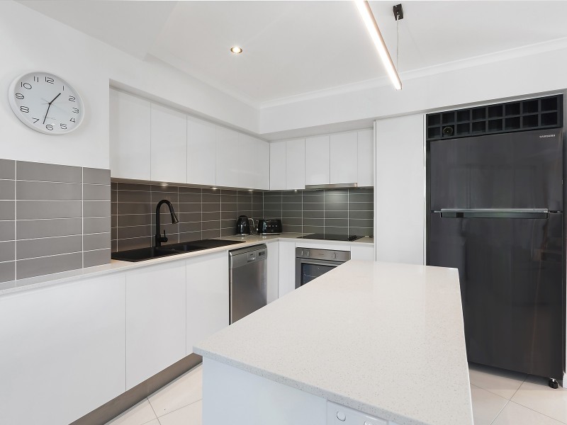 165/10 Alexandra Avenue, Mermaid Beach QLD 4218