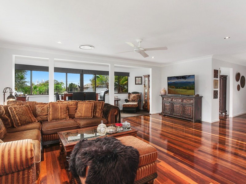 24 Loweana Street, Southport QLD 4215