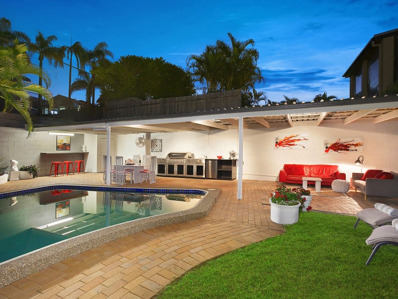 24 Loweana Street, Southport QLD 4215