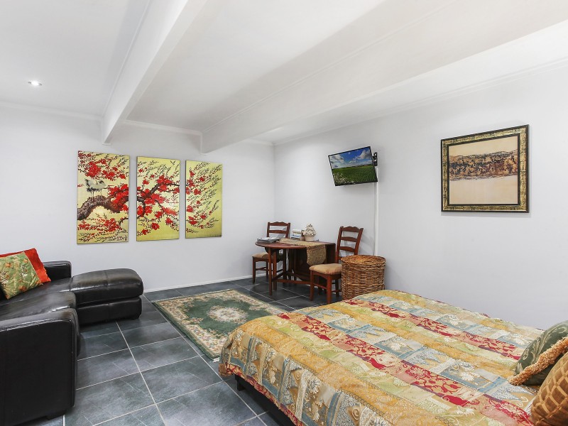 24 Loweana Street, Southport QLD 4215