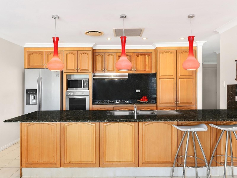 19 Rannock Avenue, Benowa Waters QLD 4217