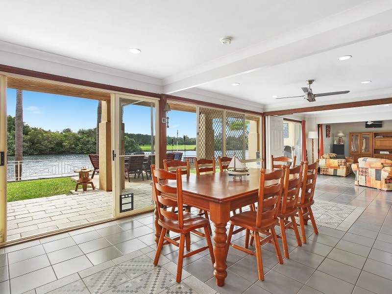 604 Nerang Broadbeach Road, Carrara QLD 4211