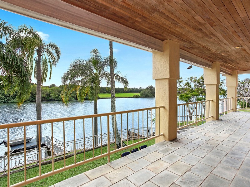 604 Nerang Broadbeach Road, Carrara QLD 4211