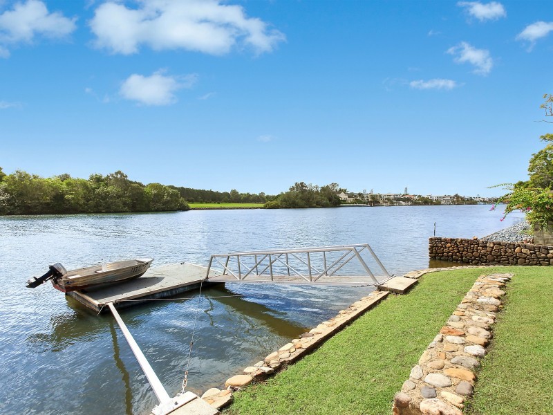 604 Nerang Broadbeach Road, Carrara QLD 4211