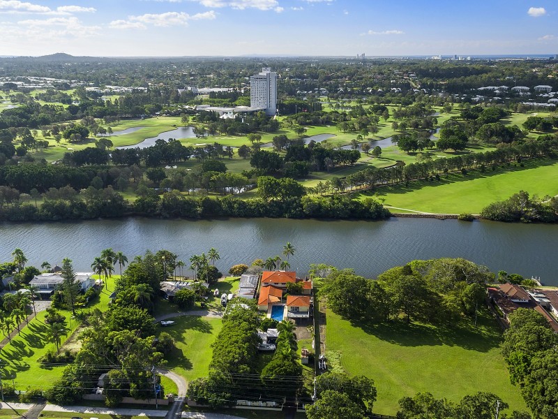 604 Nerang Broadbeach Road, Carrara QLD 4211