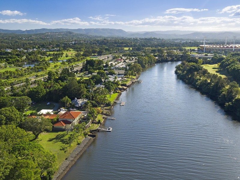 604 Nerang Broadbeach Road, Carrara QLD 4211