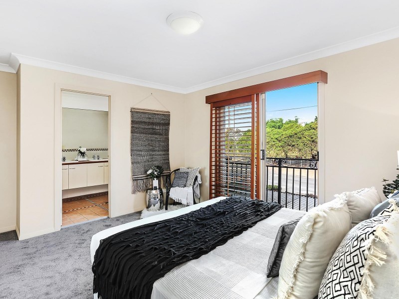 2/24 Brighton Parade, Southport QLD 4215