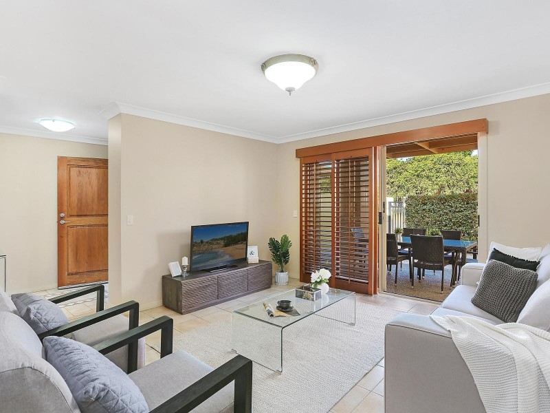 2/24 Brighton Parade, Southport QLD 4215