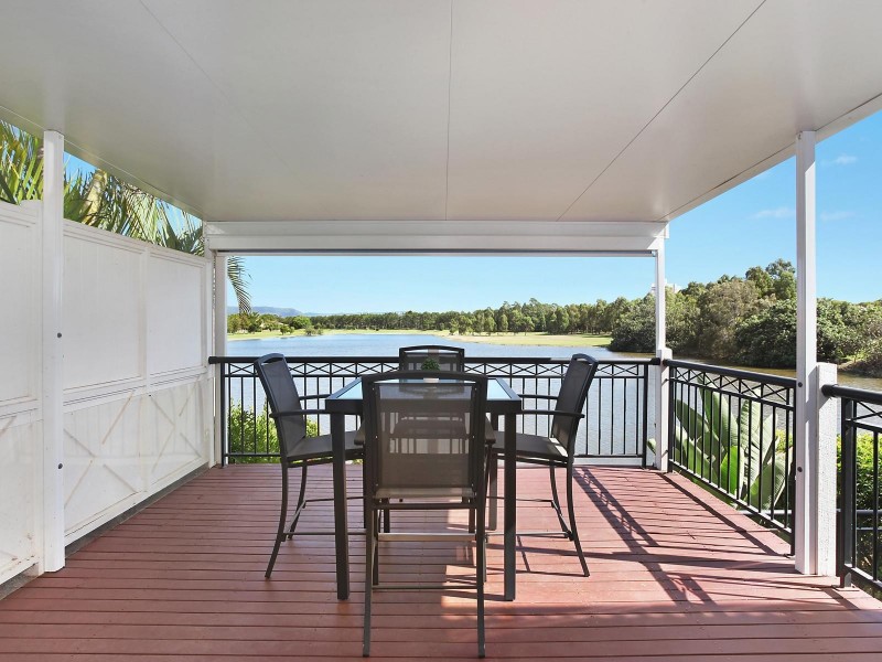 8/70 Marbella Drive, Benowa Waters QLD 4217