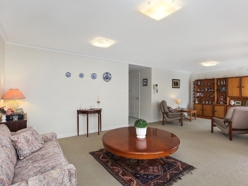 8/70 Marbella Drive, Benowa Waters QLD 4217