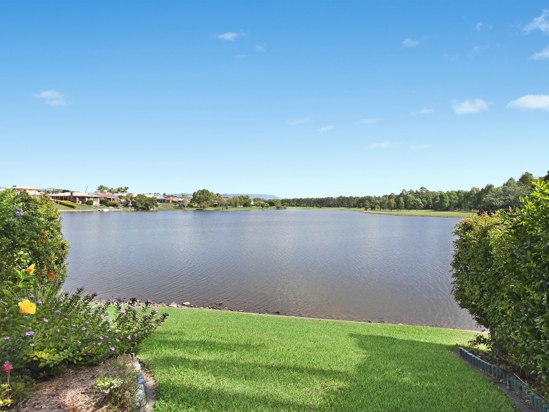 8/70 Marbella Drive, Benowa Waters QLD 4217