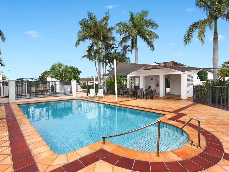 8/70 Marbella Drive, Benowa Waters QLD 4217