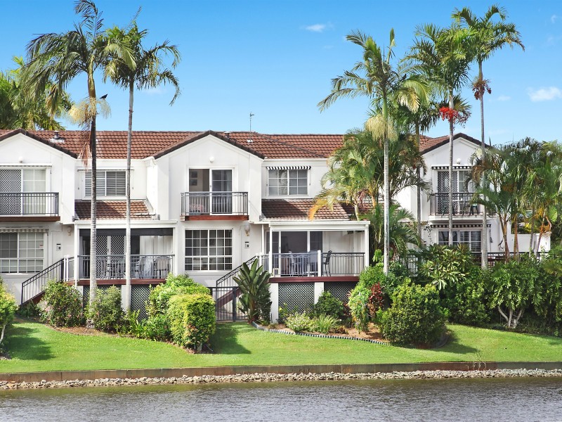 8/70 Marbella Drive, Benowa Waters QLD 4217