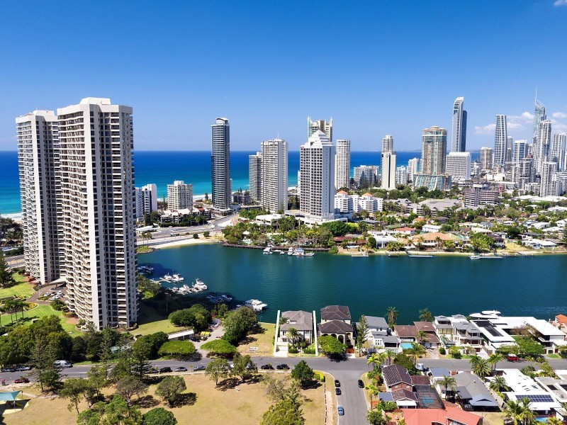 12 Admiralty Drive, Paradise Waters QLD 4217